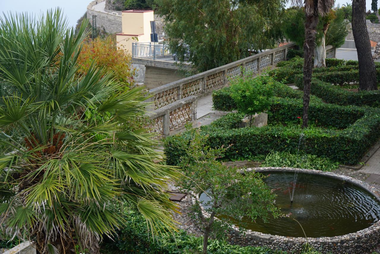 Hotel Villa Souvenir Forza d'Agro Exterior photo