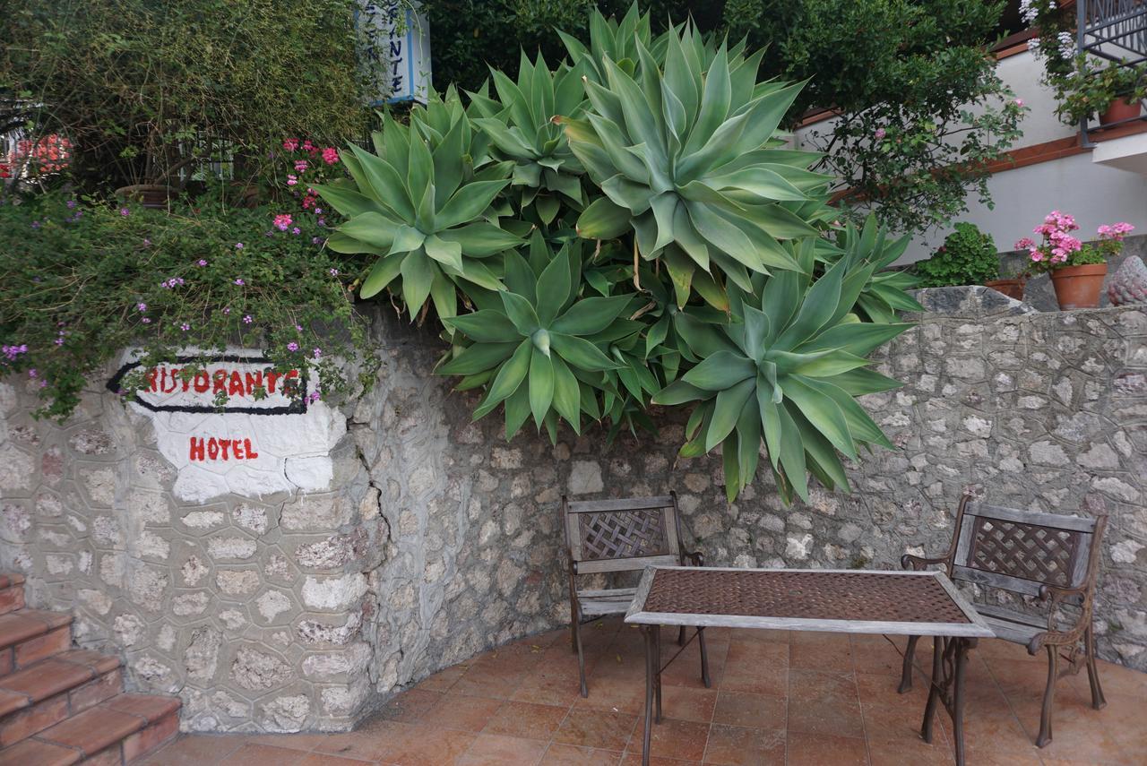 Hotel Villa Souvenir Forza d'Agro Exterior photo